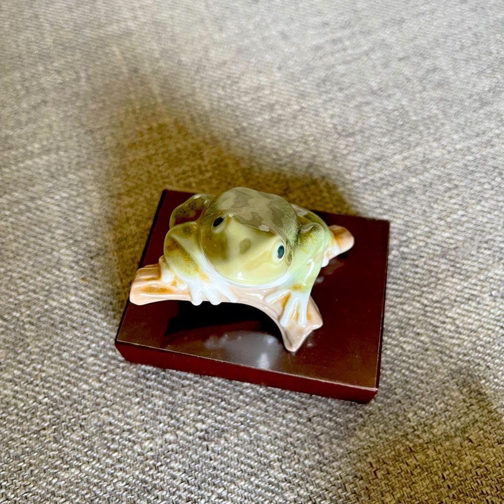 Lladro #8037  “Lucky Frog”